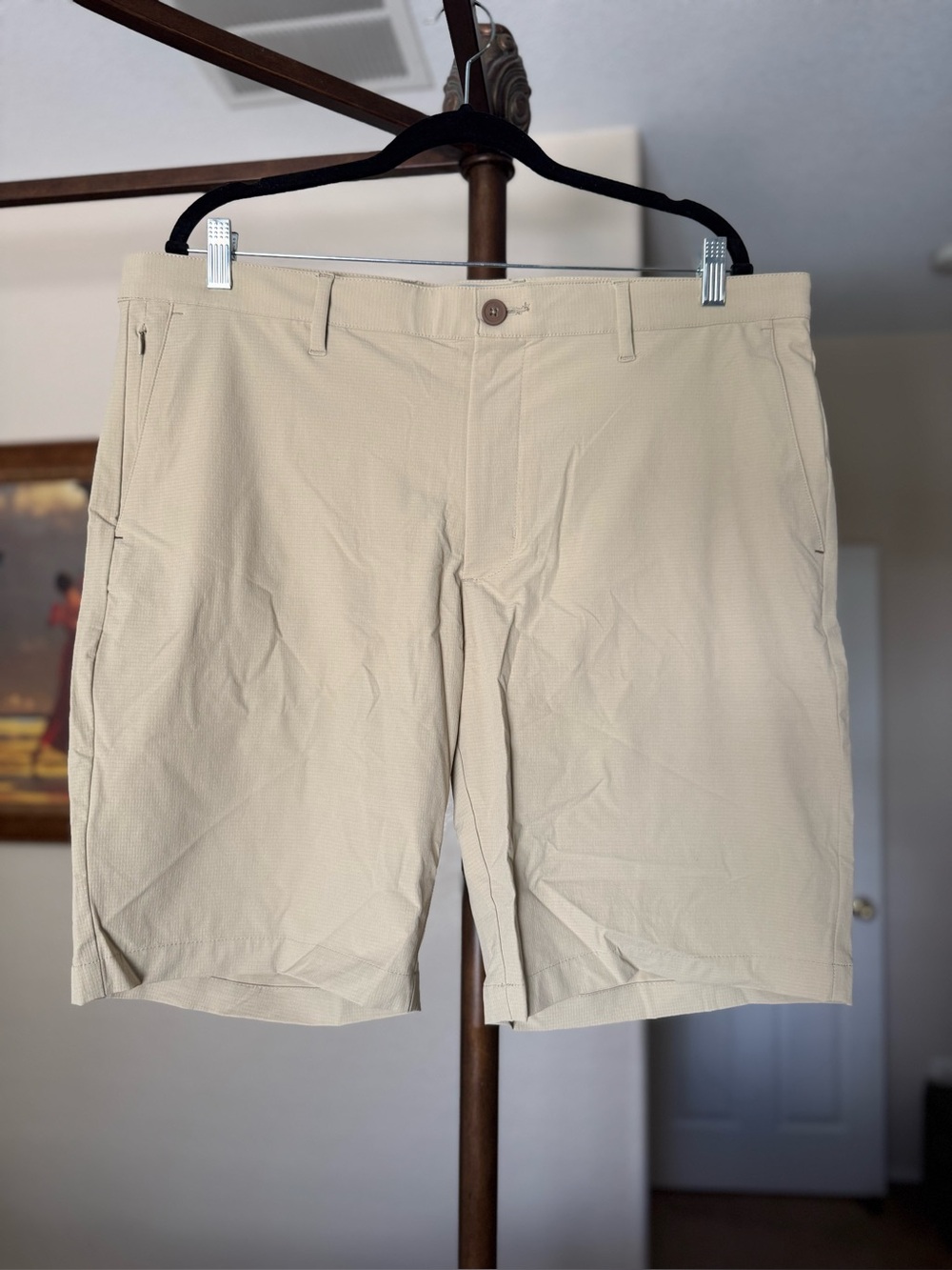 Tommy Bahama Men's Khaki Flat-Front Performance Shorts